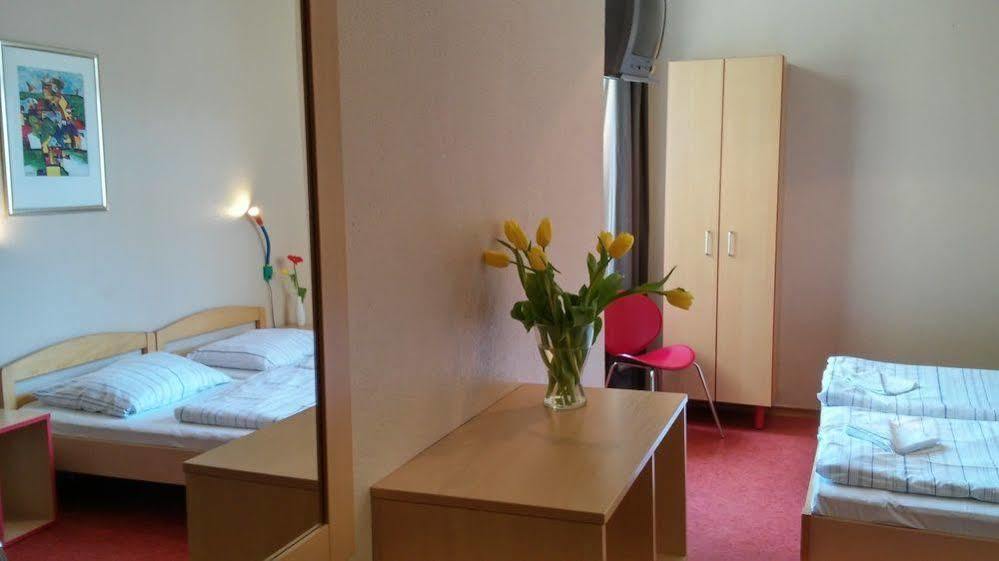 Acama Hotel & Hostel Schoeneberg Berlin Dış mekan fotoğraf